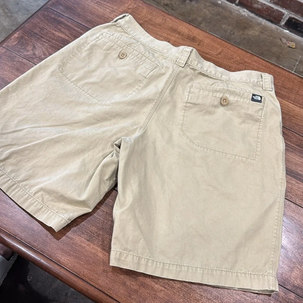 The North Face Men's Beige Flat Front Shorts